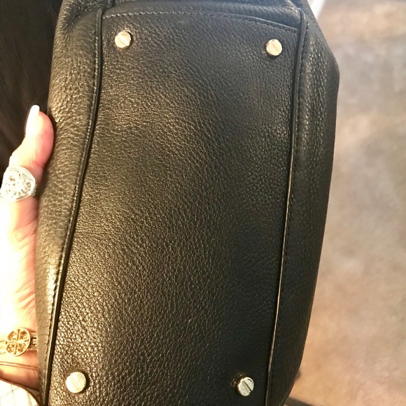 SOLD! TORY BURCH LG. AMANDA SATCHEL LEATHER BAG - Picture 6 of 8